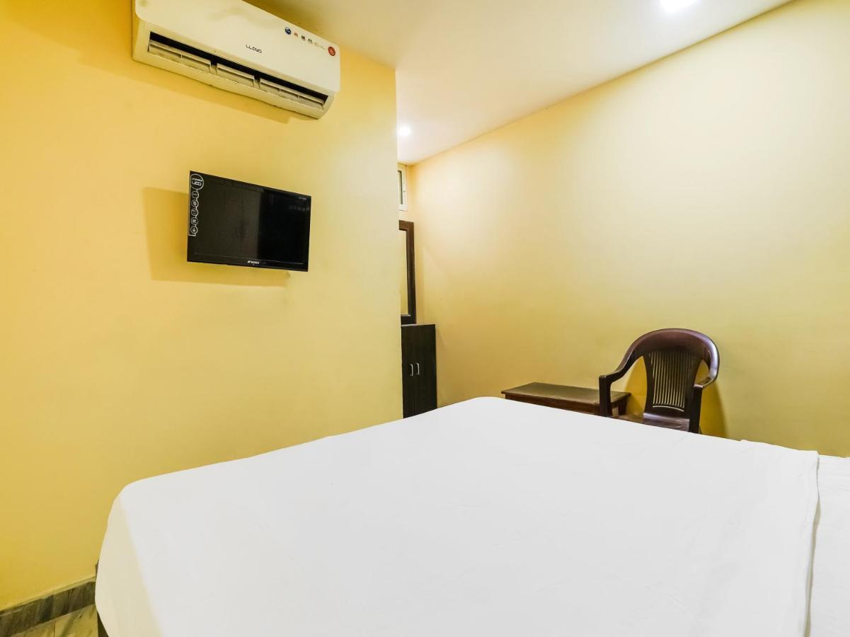 Oyo 84039 Tirumala Grand Rājahmundry エクステリア 写真