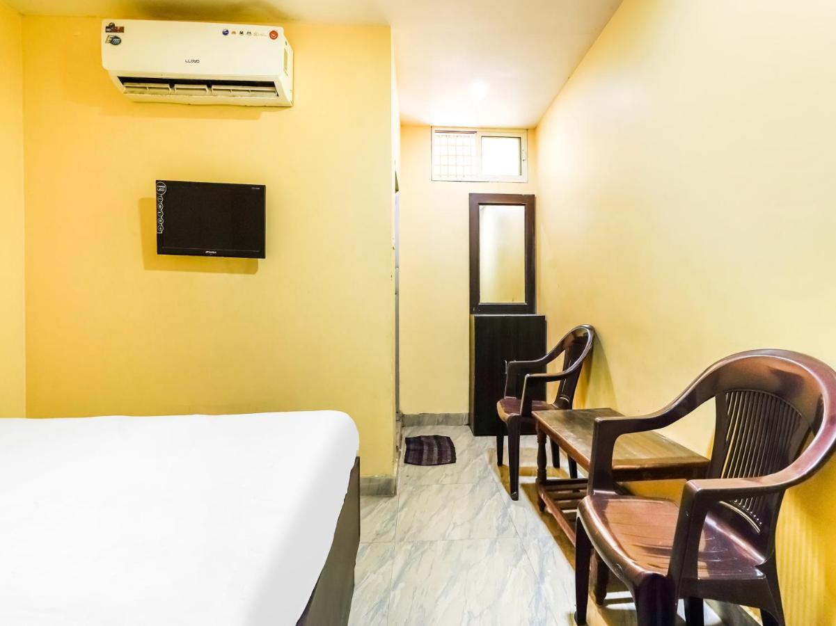 Oyo 84039 Tirumala Grand Rājahmundry エクステリア 写真