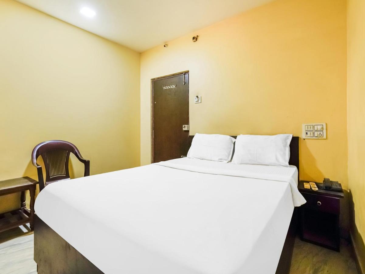 Oyo 84039 Tirumala Grand Rājahmundry エクステリア 写真